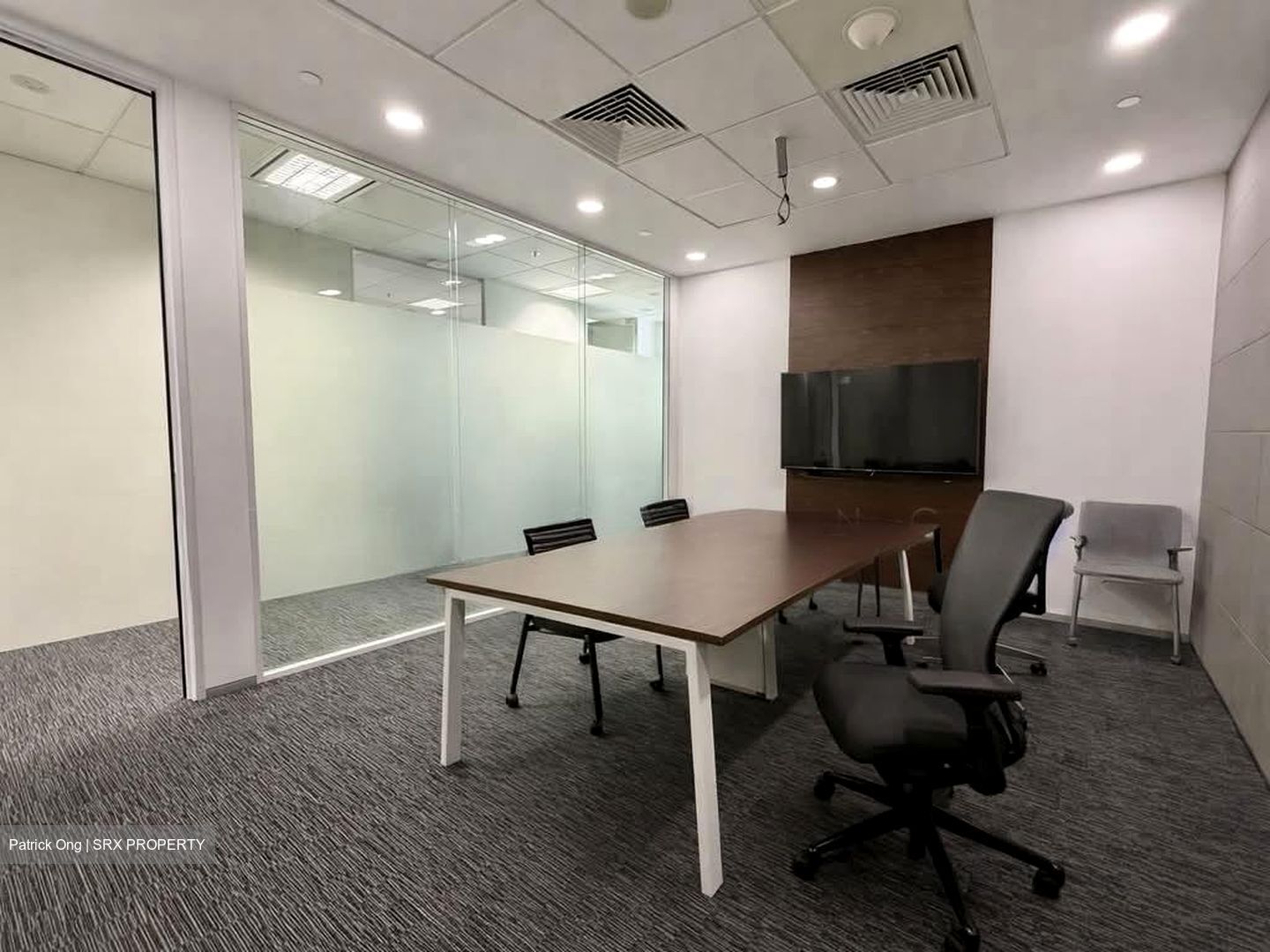 Ocean Financial Centre (D1), Office #570507051